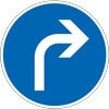 Vorgeschriebene Fahrtrichtung rechts